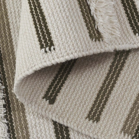 Safavieh Kenya 4'-0" x 6'-0" Rug in Olive / Ivory