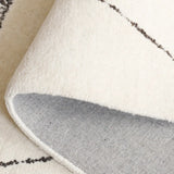 Safavieh Kenya 4'-0" x 6'-0" Rug in Ivory / Black