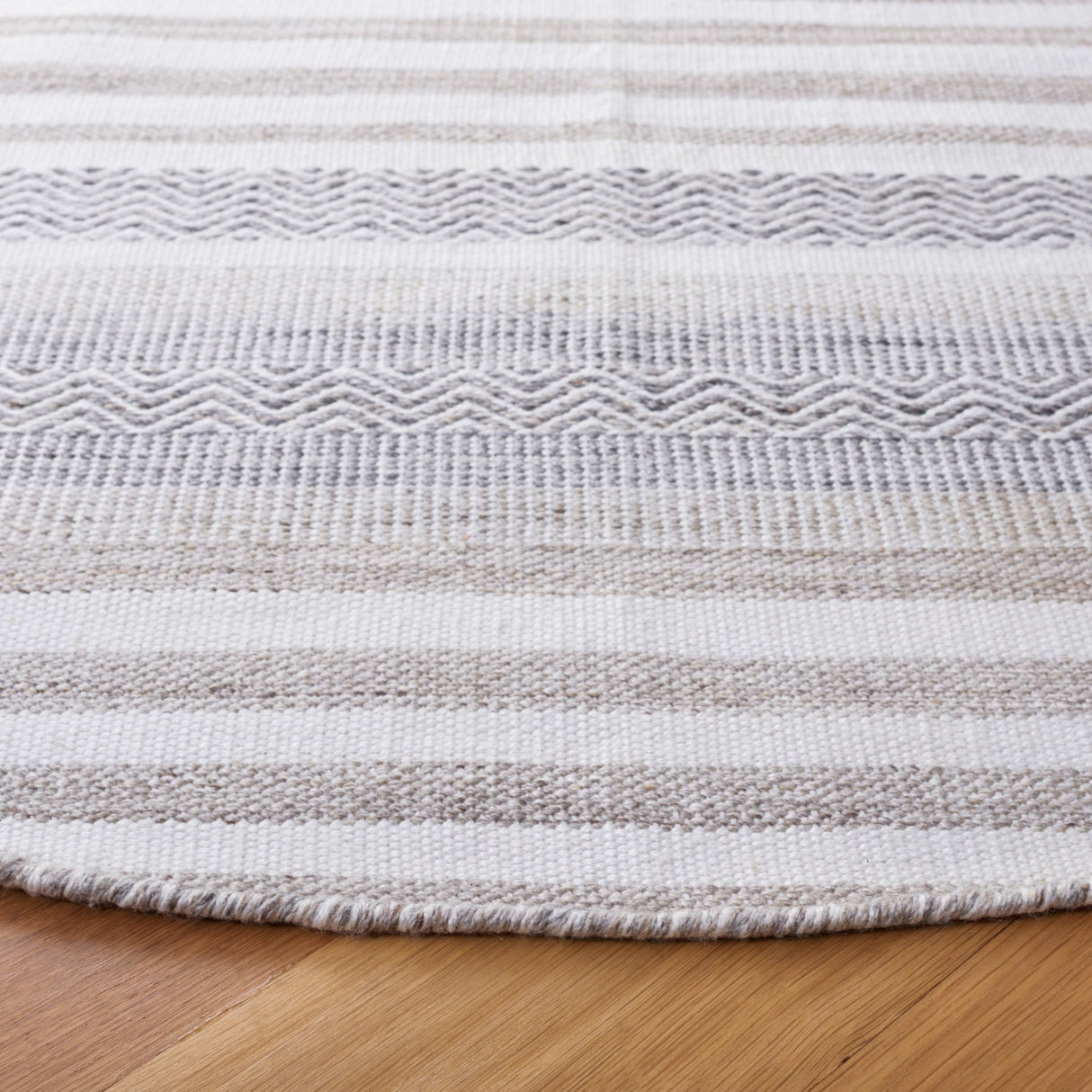 Safavieh Kilim Klm275H Ivory/Charcoal Rug - Safavieh - klm275h - 3