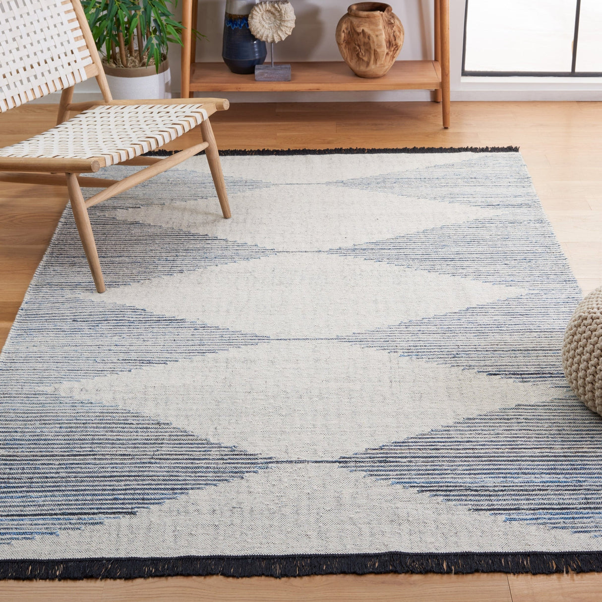 Safavieh Kilim Klm309L Blue/Ivory Rug - Safavieh - klm309l - 3