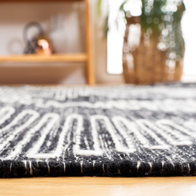 Safavieh Kilim Klm325Z Black/Ivory Rug - Safavieh - klm325z - 6r