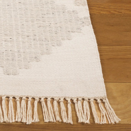 Safavieh Kilim 4'-0" x 6'-0" Rug in Light Grey / Beige
