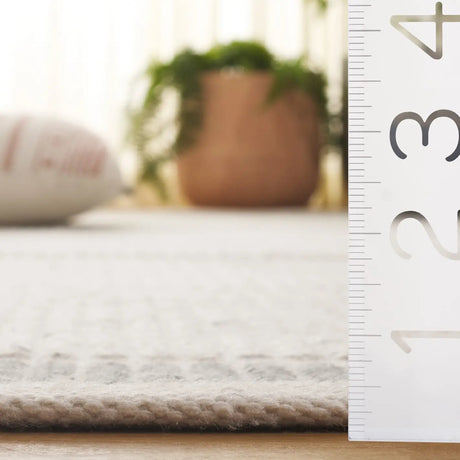 Safavieh Kilim 4'-0" x 6'-0" Rug in Dark Grey / Ivory
