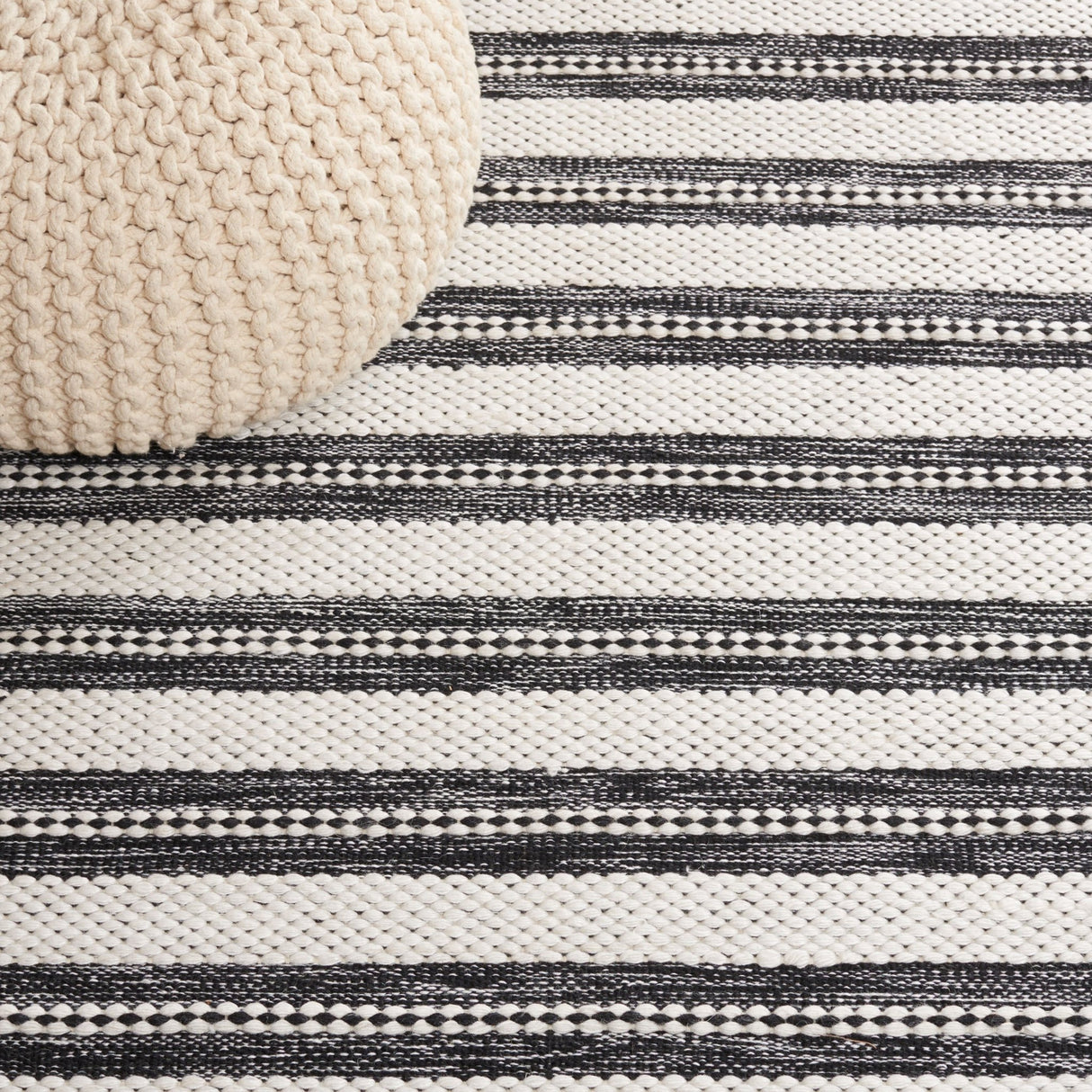Safavieh Kilim Klm441Z Black/Ivory Rug - Safavieh - klm441z - 28
