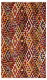 Safavieh Kilim 4'-0" x 6'-0" Rug in Red / Gold