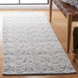 Safavieh Kilim 2'-3" x 7'-0" Rug in Beige / Black