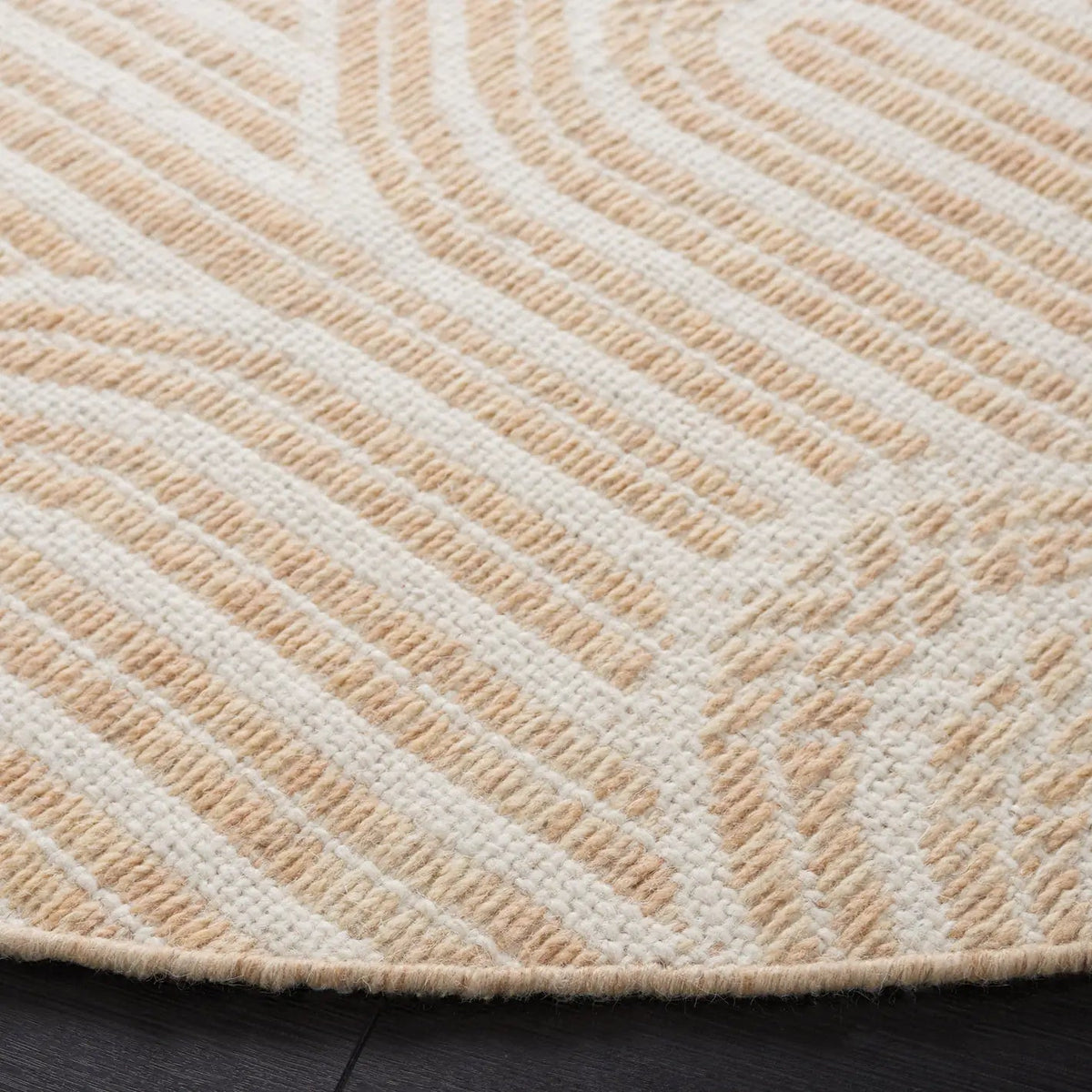 Safavieh Kilim 6'-0" x 6'-0" Rug in Gold / Ivory