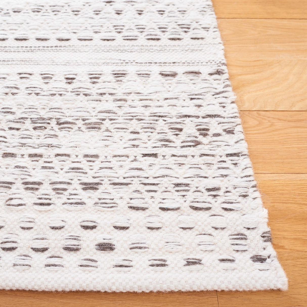 Safavieh Kilim Klm954T Ivory/Brown Rug - Safavieh - klm954t - 3