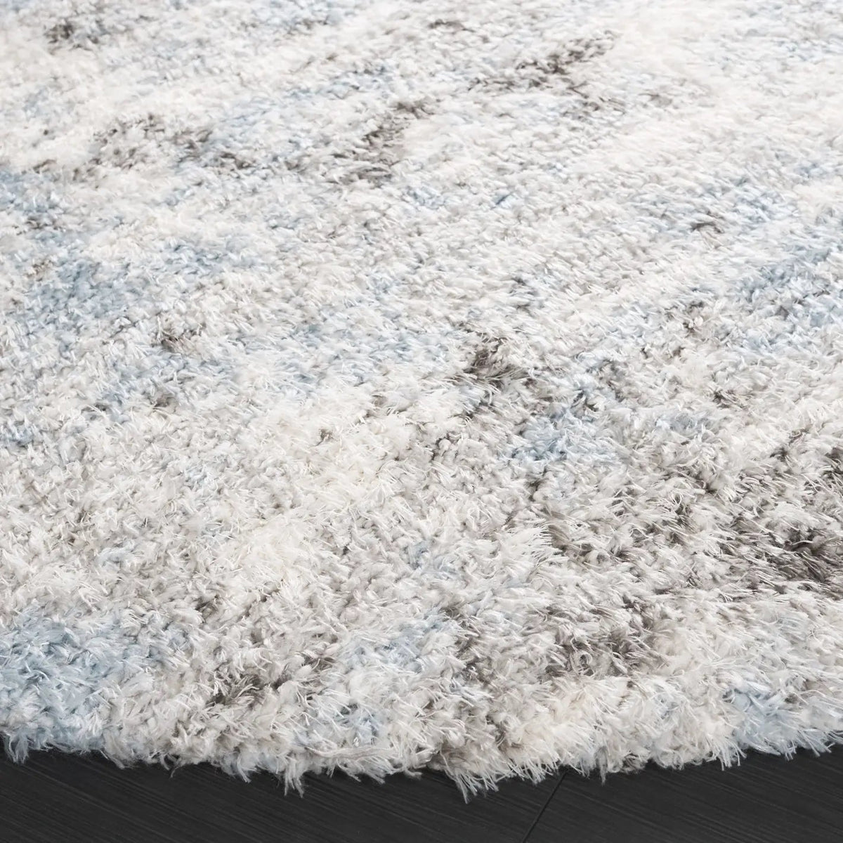 Safavieh Lindsay Shag 6'-7" x 6'-7" Rug in Grey / Blue Ivory