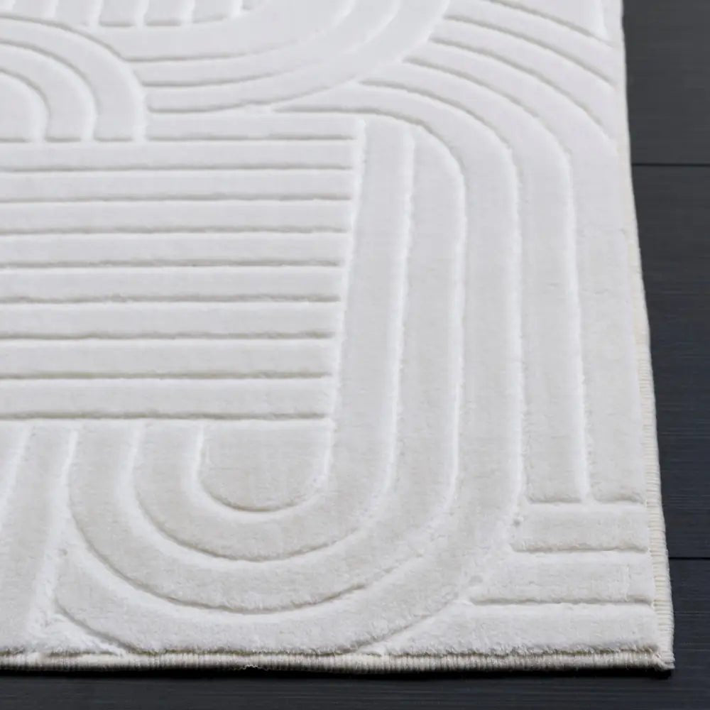 Safavieh Loft 5'-0" x 8'-0" Rug in Ivory