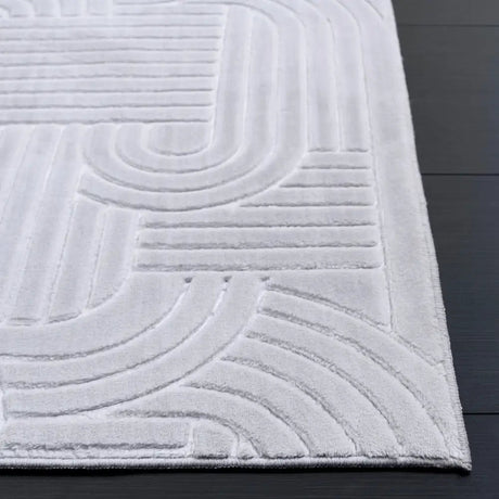 Safavieh Loft 5'-0" x 8'-0" Rug in Greige