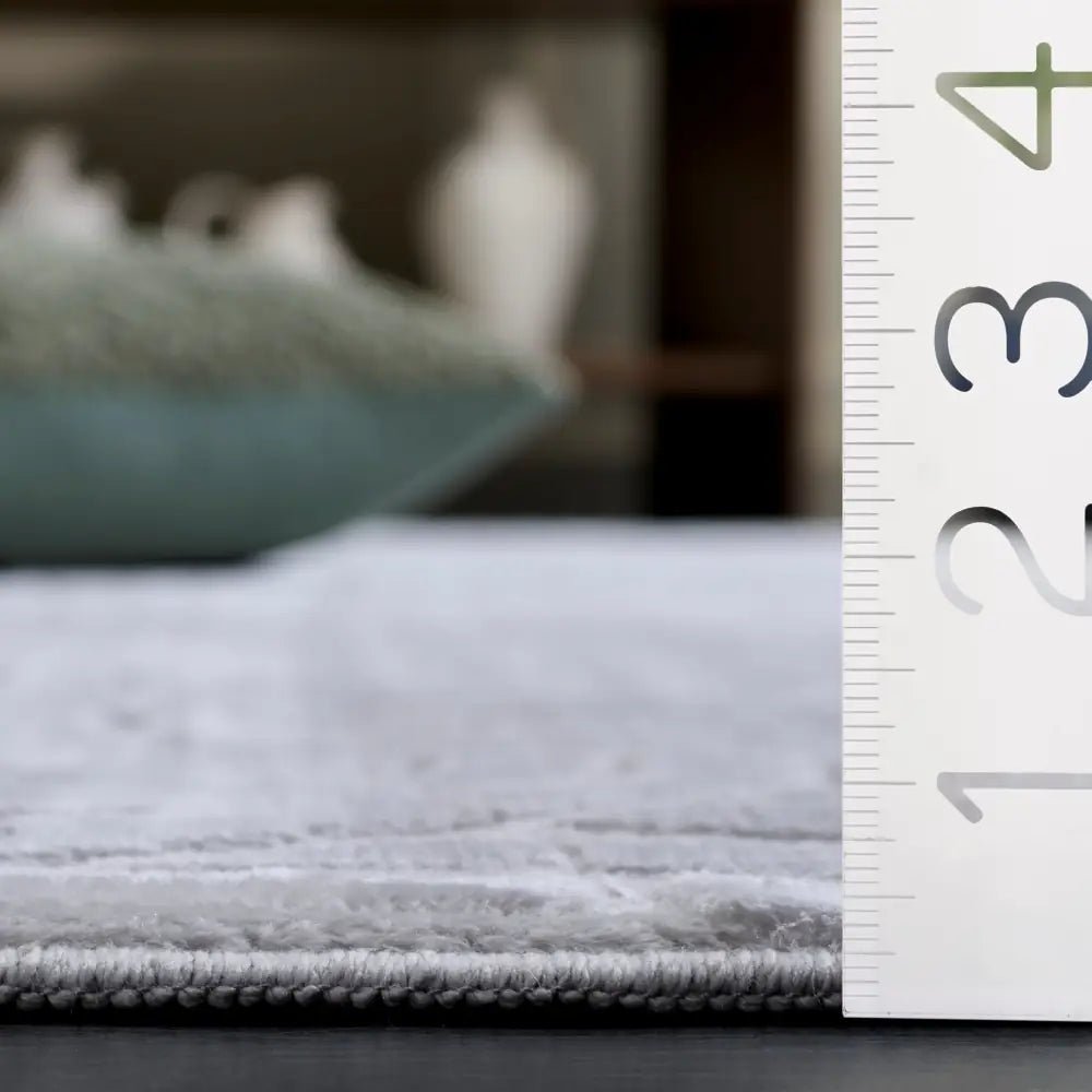 Safavieh Loft 5'-0" x 8'-0" Rug in Greige