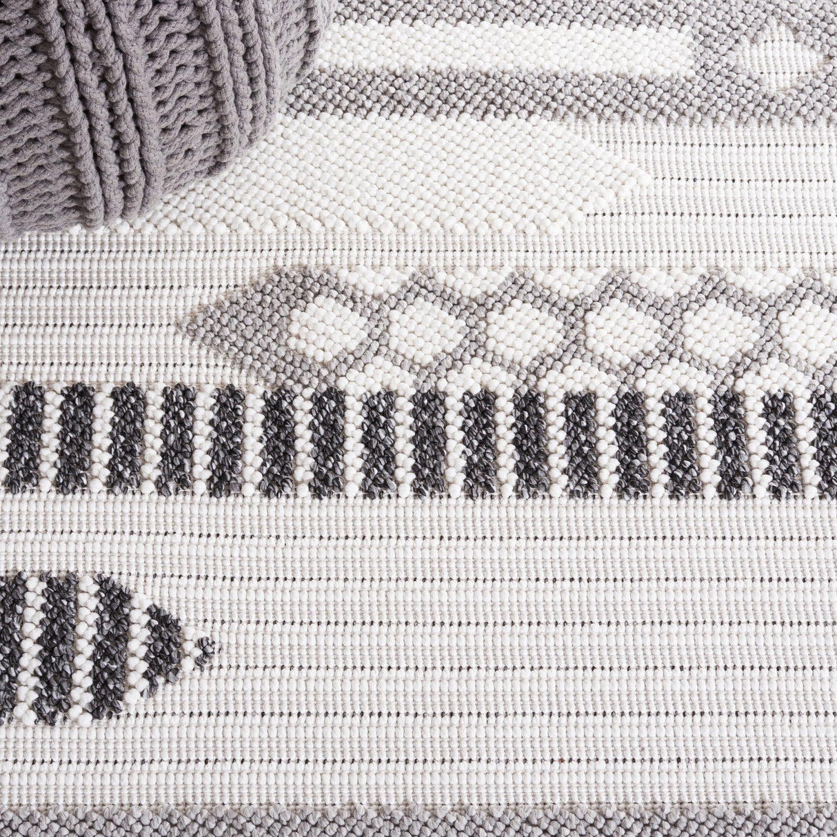 Safavieh Lotus Lot107A Ivory/Dark Grey Rug - Safavieh - lot107a - 28