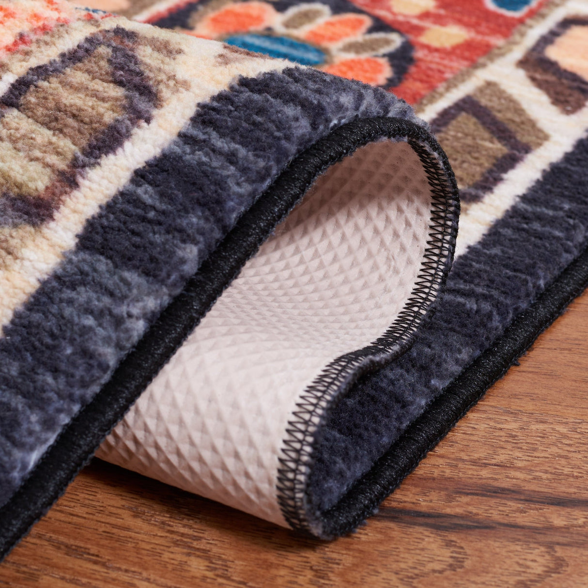 Safavieh Machine Washable Riviera Riv155Q Red/Navy Rug - Safavieh - riv155q - 7r