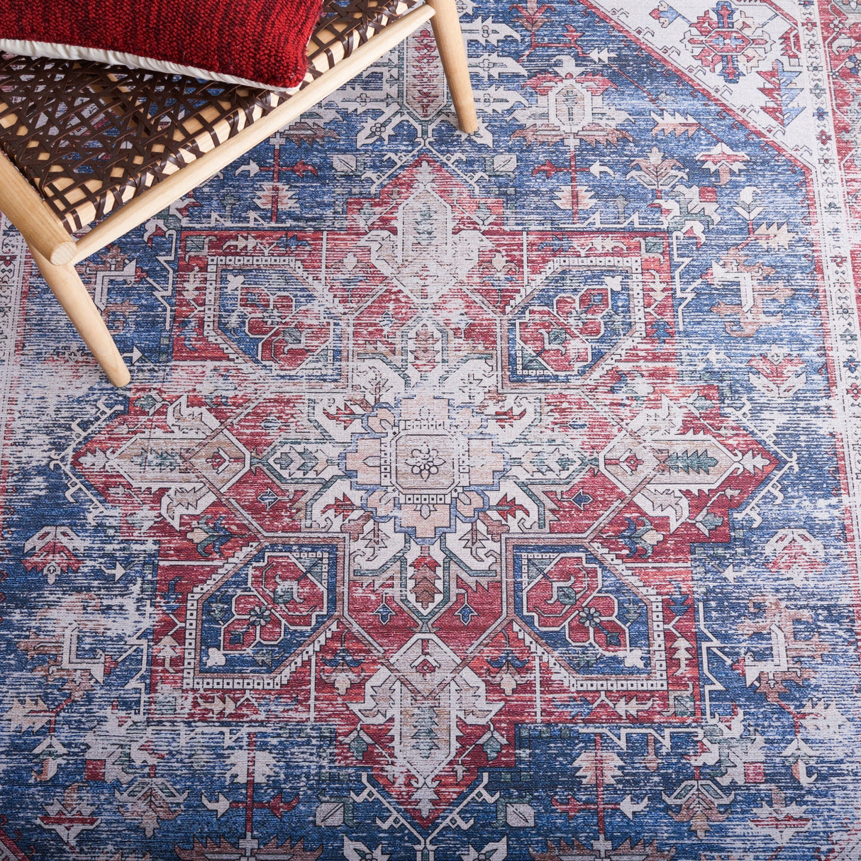 Safavieh Machine Washable Tucson Tsn102N Navy/Red Rug - Safavieh - tsn102n - 6r