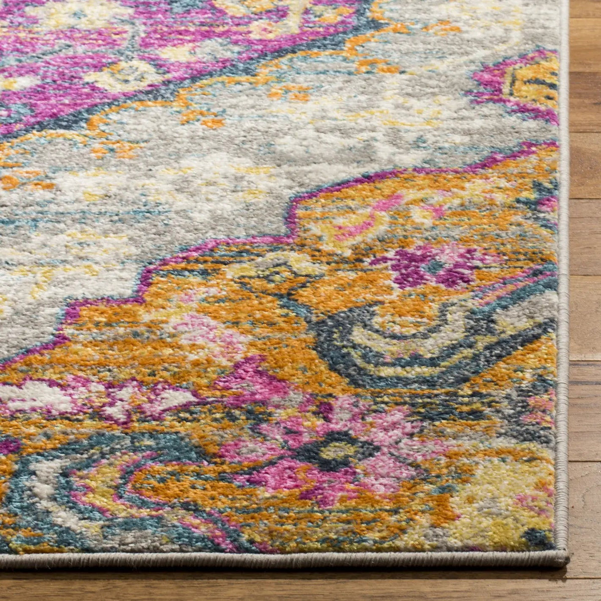 Safavieh Madison 4'-0" x 6'-0" Rug in Light Grey / Fuchsia