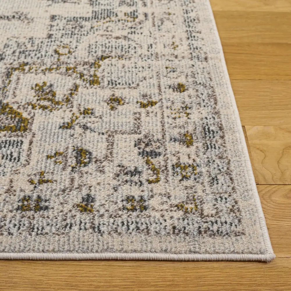 Safavieh Madison 5'-3" x 7'-6" Rug in Ivory / Grey Gold