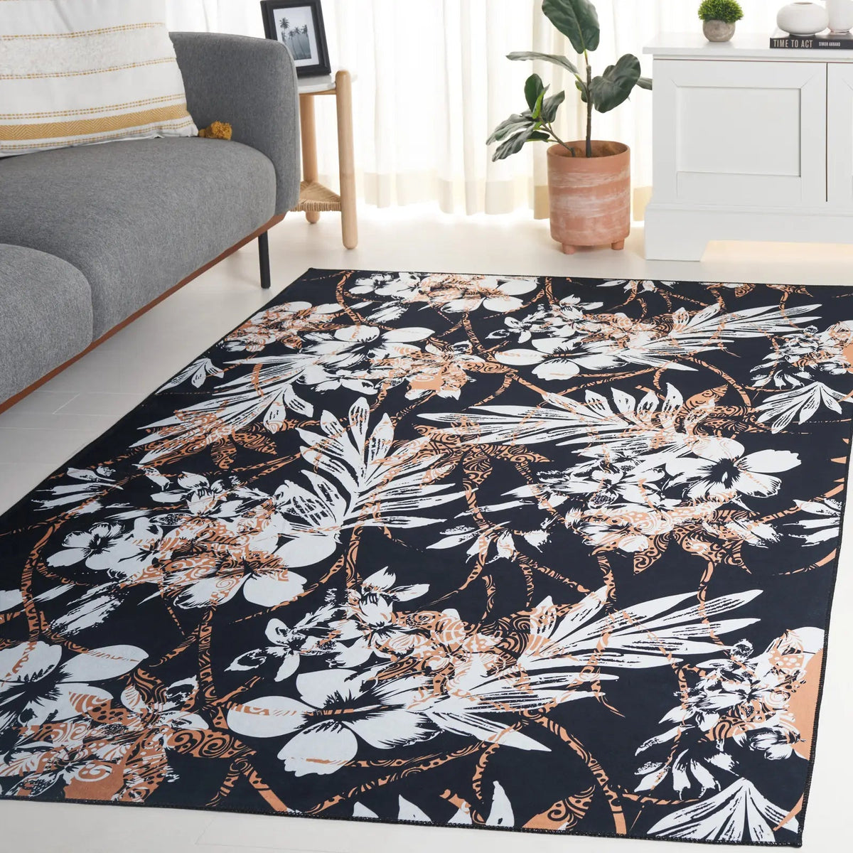 Safavieh Malibu 4'-0" x 6'-0" Rug in Black / Brown