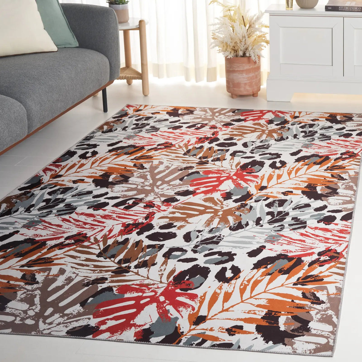 Safavieh Malibu 4'-0" x 6'-0" Rug in Ivory / Rust