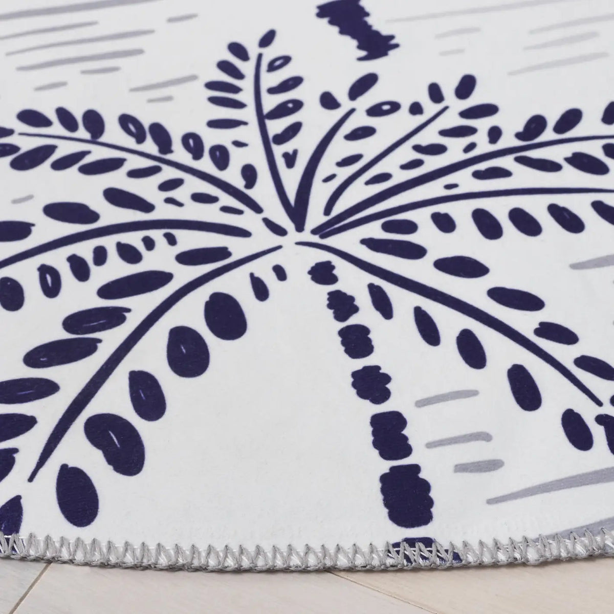 Safavieh Malibu 6'-0" x 6'-0" Rug in Ivory / Navy