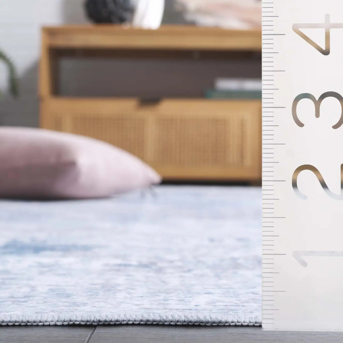 Safavieh Malibu 4'-0" x 6'-0" Rug in Grey / Light Blue