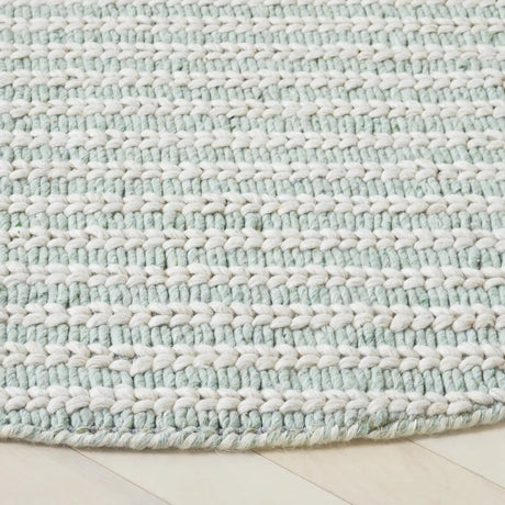 Safavieh Manhattan 6'-0" x 6'-0" Rug in Ivory / Sage