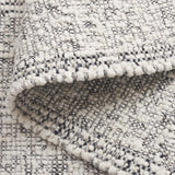 Safavieh Manhattan 4'-0" x 6'-0" Rug in Ivory / Black