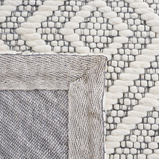 Safavieh Marbella Mrb176A Ivory/Black Rug.