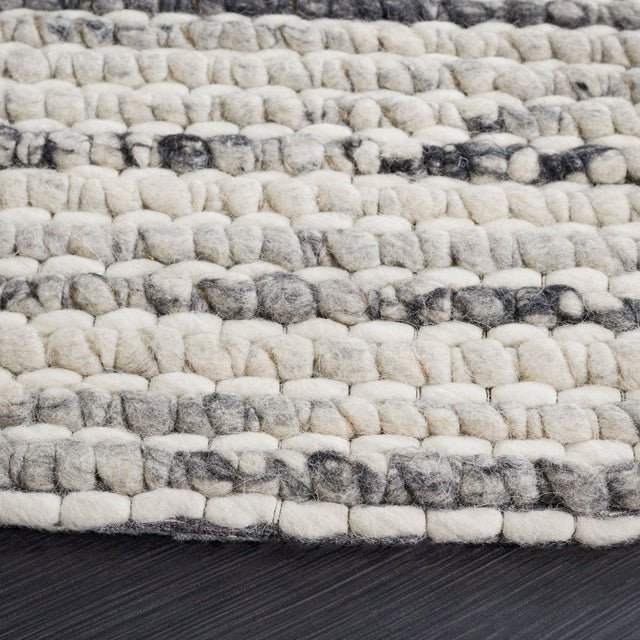 Safavieh Marbella Mrb205Z Black/Ivory Rug.