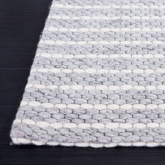 Safavieh Marbella Mrb207F Grey/Ivory Rug.