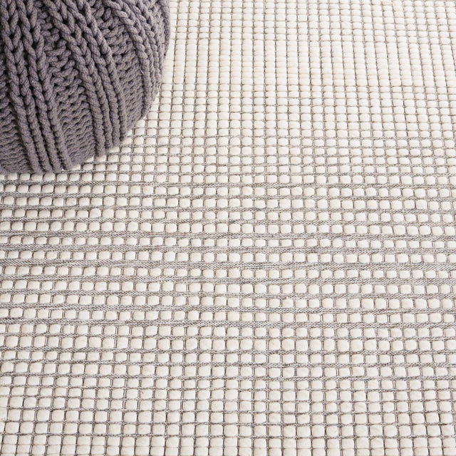 Safavieh Marbella Mrb208F Ivory/Grey Rug.