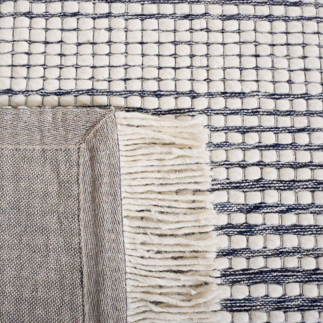 Safavieh Marbella Mrb208N Ivory/Navy Rug.