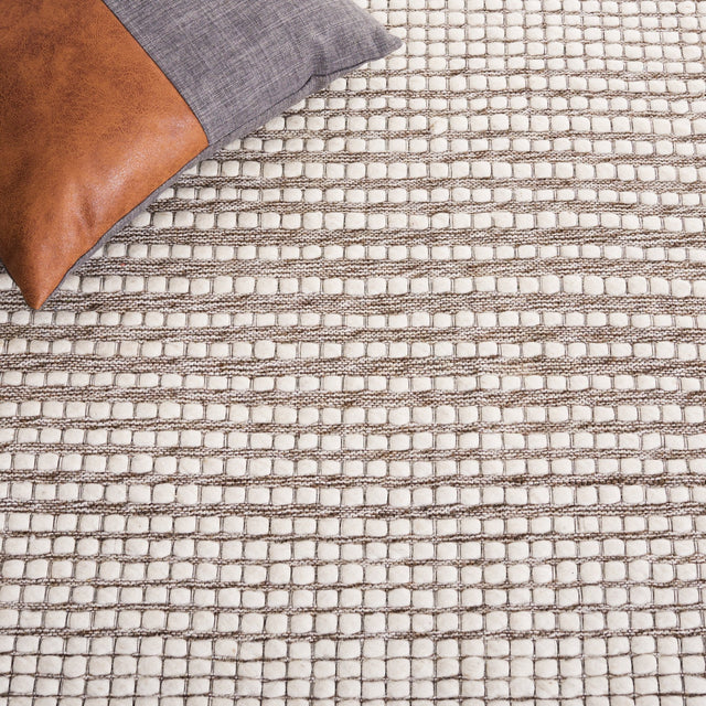 Safavieh Marbella Mrb208T Ivory/Dark Brown Rug.