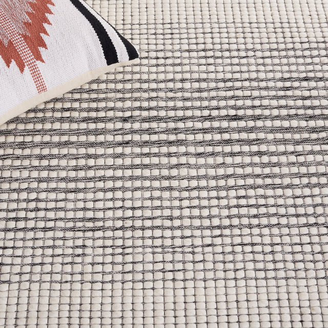 Safavieh Marbella Mrb208Z Ivory/Black Rug.
