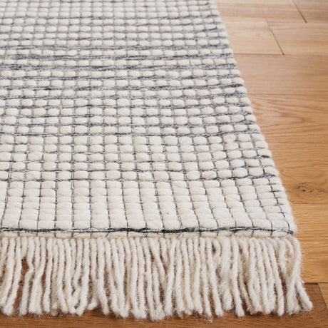 Safavieh Marbella Mrb208Z Ivory/Black Rug.