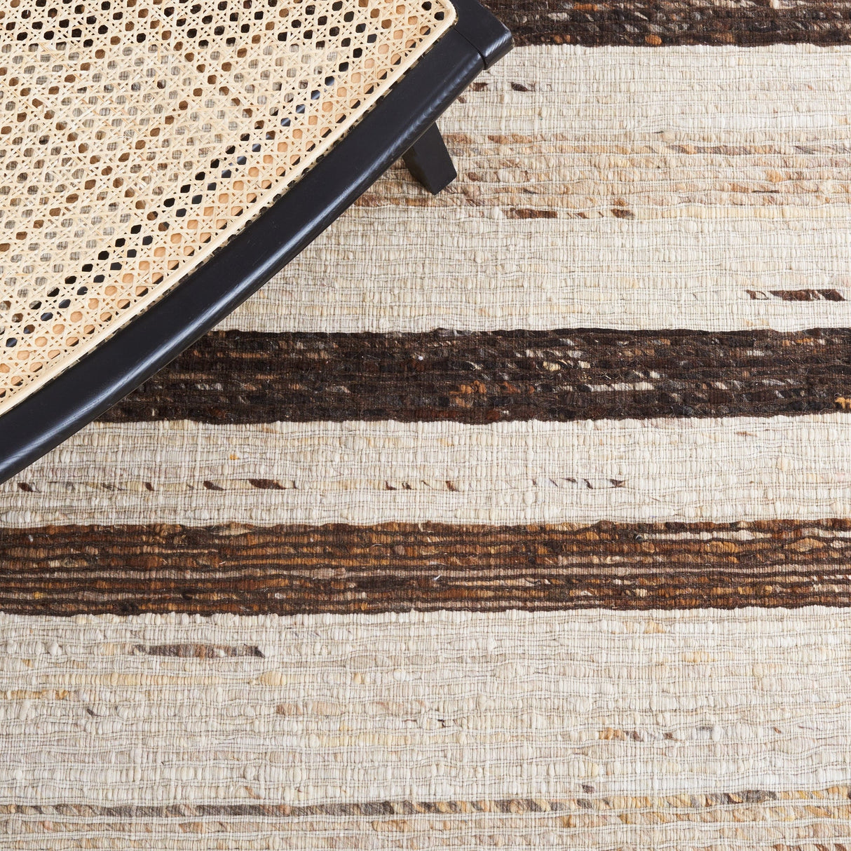 Safavieh Marbella Mrb225T Brown/Beige Rug.