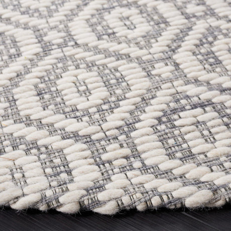 Safavieh Marbella Mrb325F Grey/Ivory Rug.