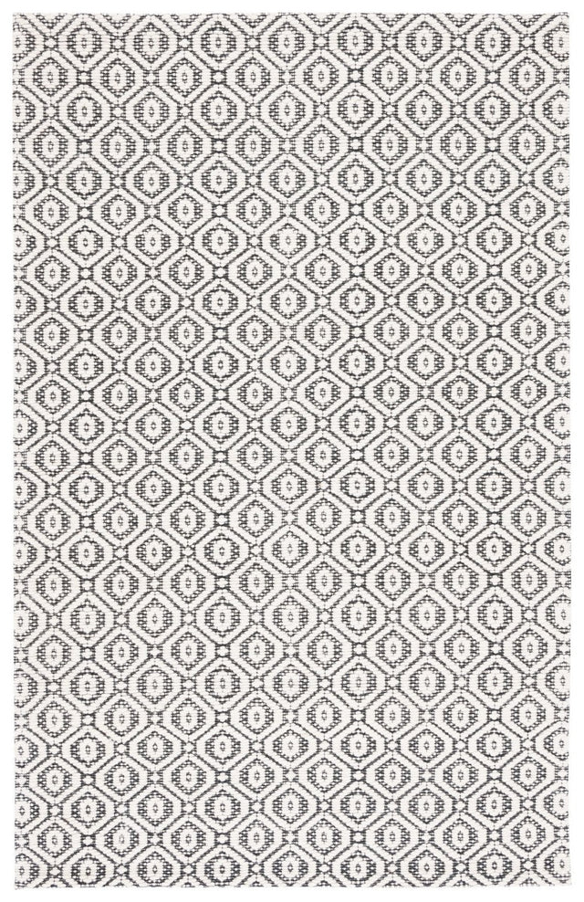 Safavieh Marbella Mrb325Z Black/Ivory Rug.