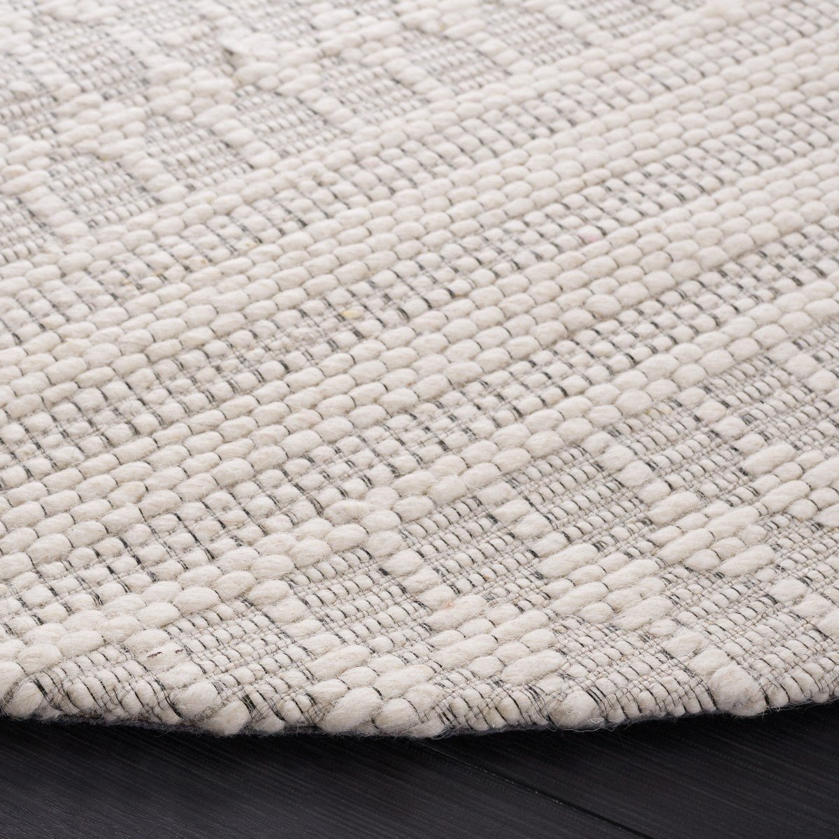 Safavieh Marbella Mrb327A Ivory/Beige Rug.