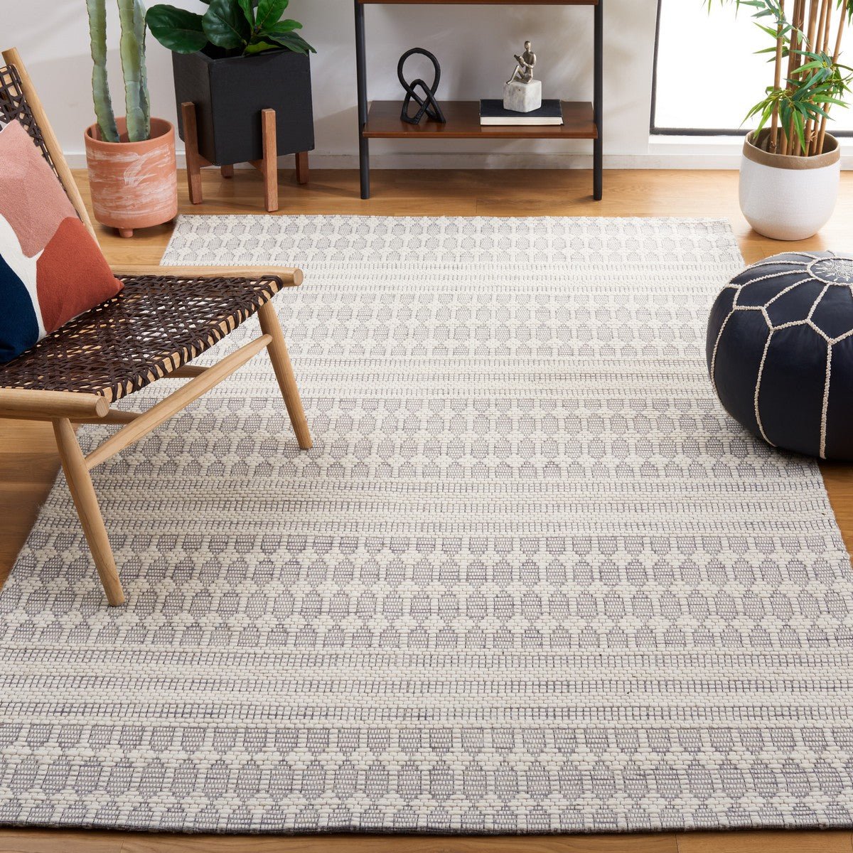 Safavieh Marbella Mrb327F Grey/Ivory Rug.