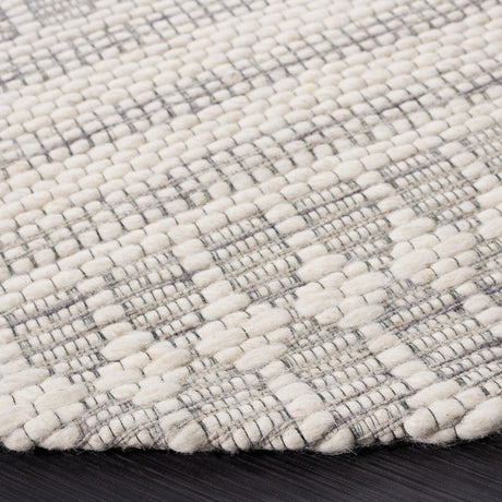 Safavieh Marbella Mrb327F Grey/Ivory Rug.