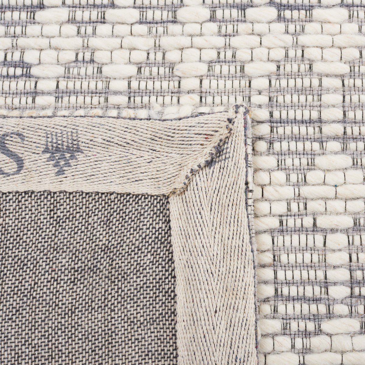 Safavieh Marbella Mrb327F Grey/Ivory Rug.