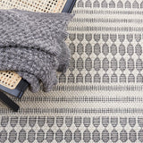 Safavieh Marbella Mrb327Z Black/Ivory Rug.