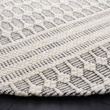 Safavieh Marbella Mrb327Z Black/Ivory Rug.
