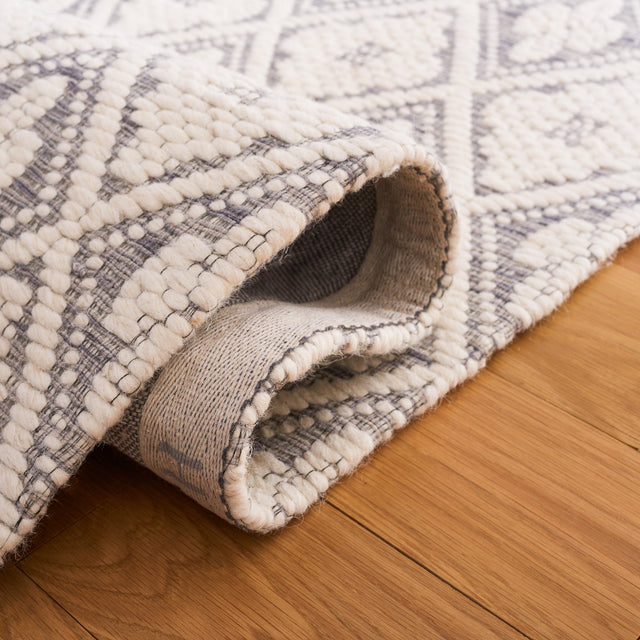 Safavieh Marbella Mrb328F Grey/Ivory Rug.