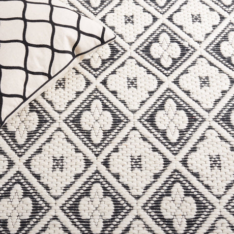 Safavieh Marbella Mrb328Z Black/Ivory Rug.