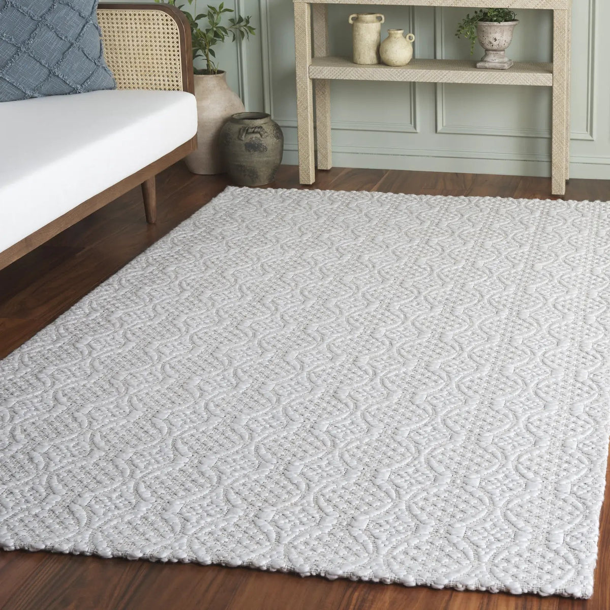 Safavieh Marbella 4'-0" x 6'-0" Rug in Ivory