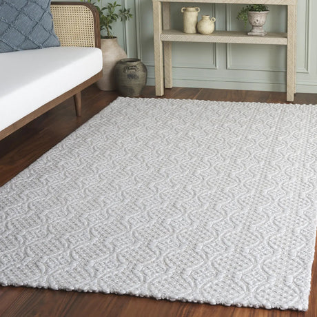 Safavieh Marbella 4'-0" x 6'-0" Rug in Ivory