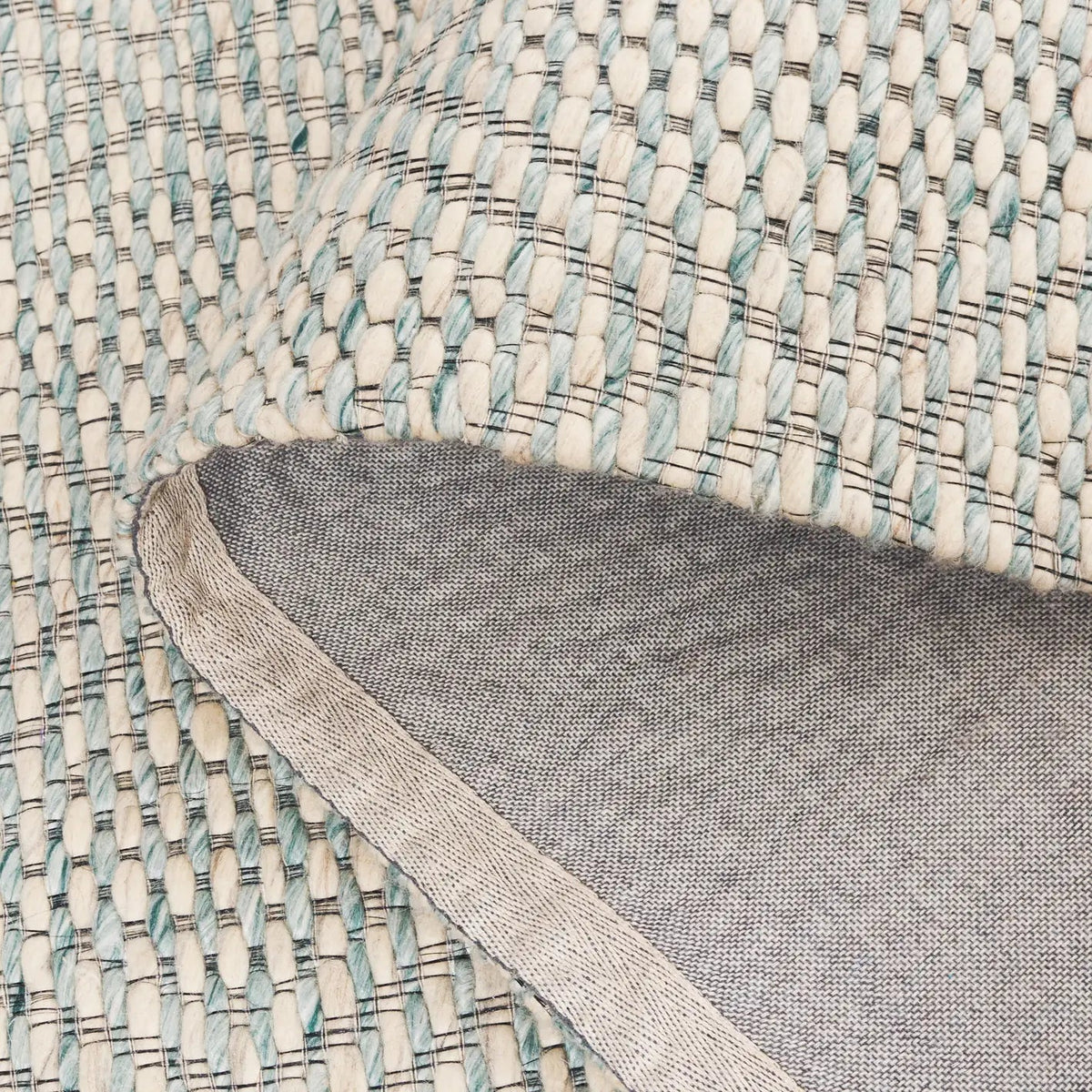 Safavieh Marbella 4'-0" x 6'-0" Rug in Aqua / Ivory