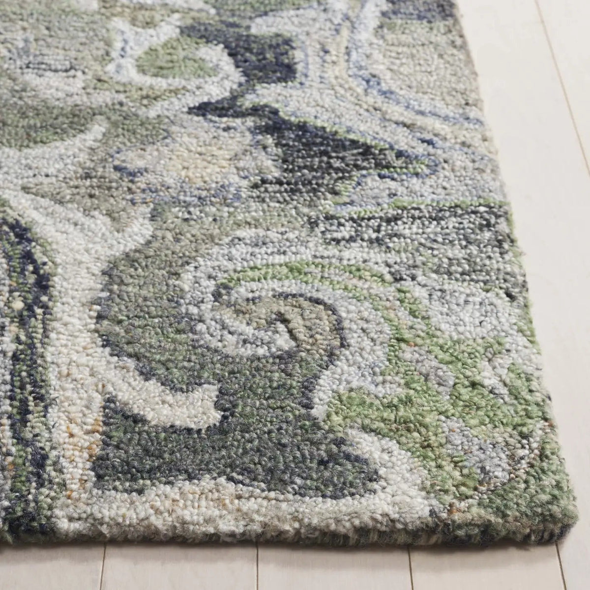 Safavieh Marquee 4'-0" x 6'-0" Rug in Light Green / Beige